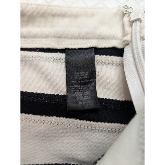 Express Bandage Mini Skirt - Sz 00 - Work to Happy Hour Black/Ivory/Grey Striped - Picture 4 of 6